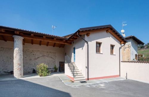 Verzuolo Other | 70 m² Accommodation ∙ 1 bedroom ∙ 4 guests