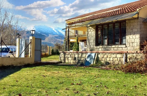 Navaluenga House | 700 m² House ∙ 6 bedrooms ∙ 30 guests