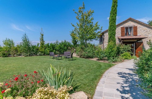 Firenzuola Villa | 700 m² Villa ∙ 8 bedrooms ∙ 18 guests
