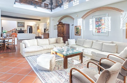 Fontanile Villa | 700 m² Villa ∙ 8 bedrooms ∙ 17 guests