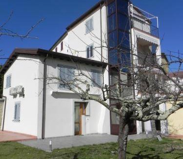 San Terenzo Monti Apartment | 75 m² Serviced apartment ∙ 2 bedrooms ∙ 4 guests