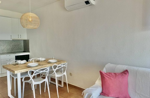 Almadraba-Canyelles Apartment | 8. Wonderful sea views with communal pool
