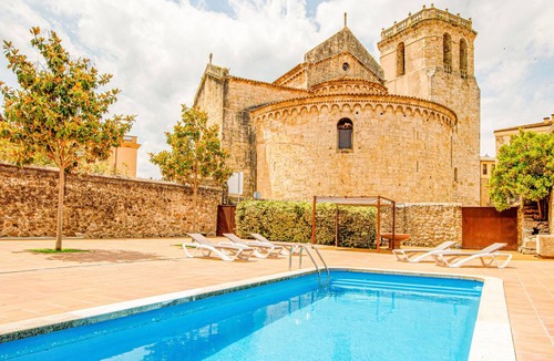 Besalu Apartment | 80 m² Apartment ∙ 2 bedrooms ∙ 5 guests