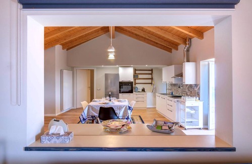 Bee House | 80 m² House ∙ 2 bedrooms ∙ 4 guests