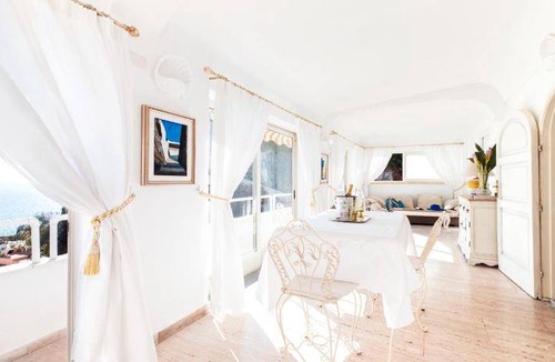 Positano City Centre Apartment | 80 m² Serviced apartment ∙ 2 bedrooms ∙ 7 guests