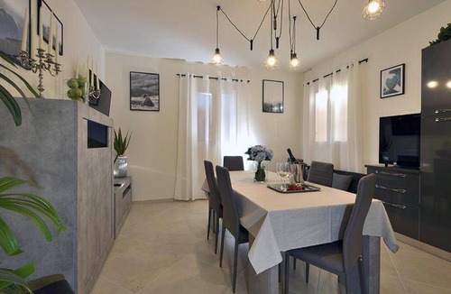 San Matteo della Decima Apartment | 90 m² Apartment ∙ 2 bedrooms ∙ 4 guests