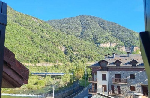 Biescas Apartment | 95 m² Apartment ∙ 3 bedrooms ∙ 10 guests
