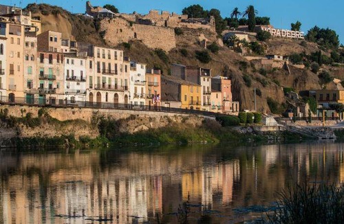 Mora d'Ebre Apartment | 95 m² Apartment ∙ 2 bedrooms ∙ 6 guests
