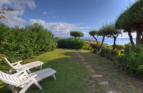 Golfo di Marinella House | A Breathtaking view within walking distance of the beach and Porto Rotondo.