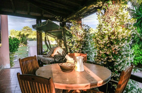 Velletri House | A quiet corner in the Roman countryside, among olive trees and vineyards.