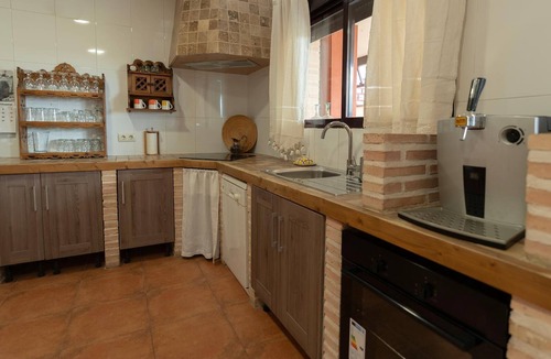 Cobisa Ski Chalet | A Solo 5 min de Toledo y Puy du Fou, Casa Ideal Para Familias con Sala de Juegos
