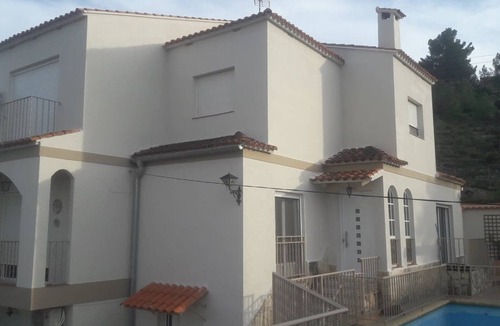 Quesa House | A Wonderful 7 Bedroom Large Detached House with Heated Pool which sleeps 12