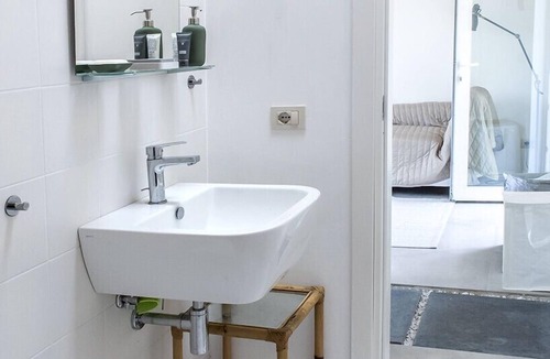 Villa Musone Apartment | A19 - Massignano, bright outbuilding surrounded by greenery