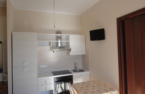Stazzo Apartment | Acirealevacanze - Romantic room by the sea!