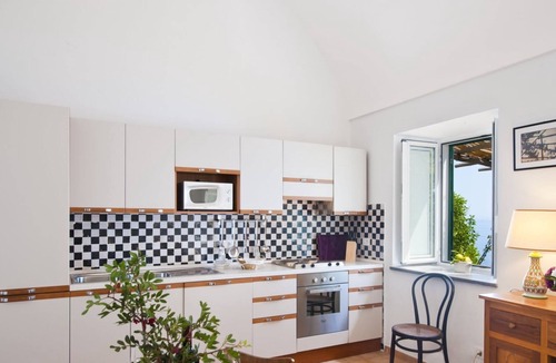Pogerola Apartment | Acquamarina, Panoramic cottage in Amalfi in villa with stunning views.