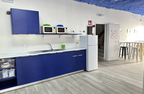Roses Town Center Hostel | AGI Gloria Rooms