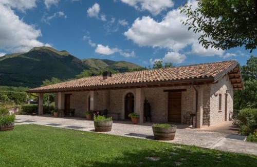 Norcia House | Agriturismo Casale nel Parco dei Monti Sibillini