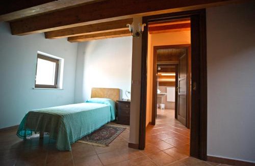 Santa Sofia dʼEpiro House | Agriturismo Miracco Atanasio Franco "Il Maniero"