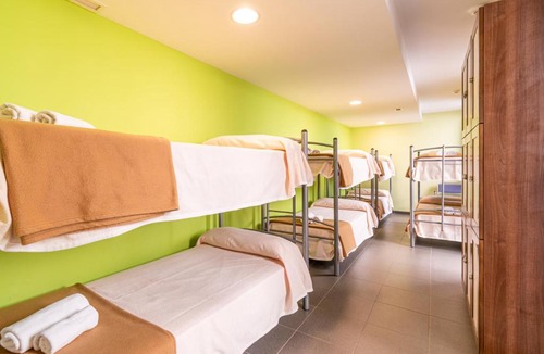 Cella Hostel | Albergue "El Río"