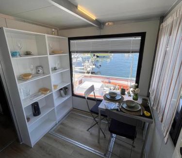 Licola Boat Rental | ALMALO Floating House - Casa Galleggiante