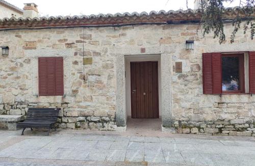 El Berrueco House | Alojamiento Antigua Casa de Telefonos