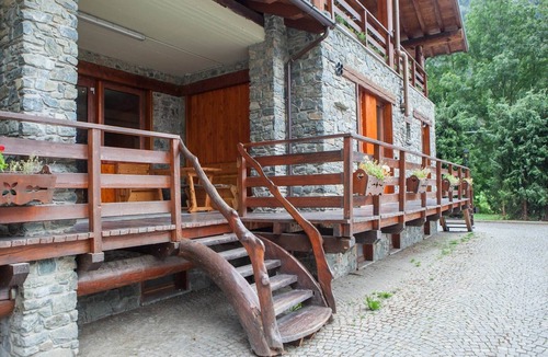 Antey-Saint-Andre Apartment | Alpine Bliss: A Cosy Retreat
