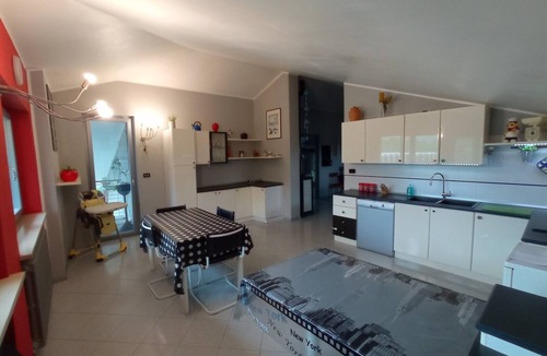 Vignolo Apartment | Alpine knot vacation home