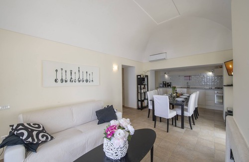Amalfi Villa | Amalfi villa with swimming-pool and beautiful gardens