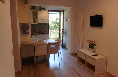 Arcola Apartment | Amaryllis vacation homes - daisy apartment CODE CIN; IT011002B4COYDJRPS