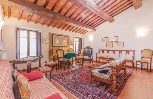 Monte Petriolo Apartment | Amazing apartment in Montepetriolo -PG- with 2 Bedrooms