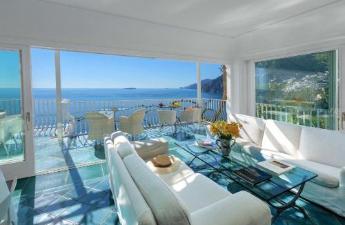 Arienzo Villa | Amore Rentals - Villa Le Sirene