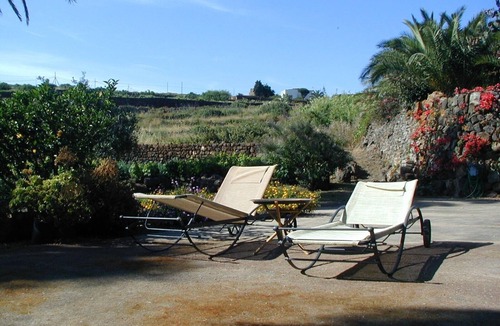 Pantelleria Villa | Ancient Dammuso with beautiful garden CIN: IT081014C2QNZ3XVTN