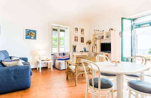 Santa Tecla House | Ancient residence overlooking the sea, with garden
