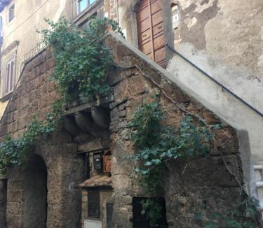 Barbarano Romano Apartment | antica dimora