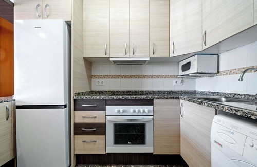 Sant Salvador Apartment | Apartment 'Edificio Victoria 1º-2ª' with Sea View, Private Terrace and Wi-Fi