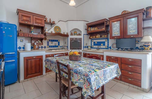 Portopalo di Capo Passero Apartment | Apartment 'Casa Sicilia Bedda' with Sea View, Private Terrace and Wi-Fi