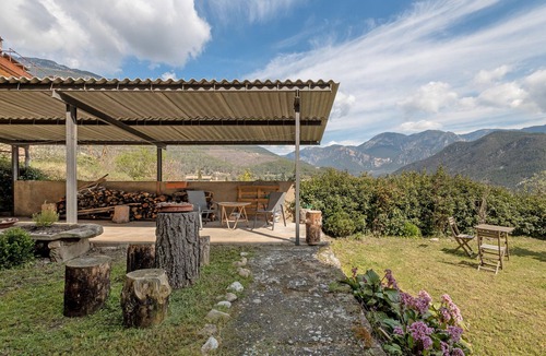 Sant Llorenc de Morunys Apartment | Apartment 'El Campanar' with Shared Garden and Wi-Fi