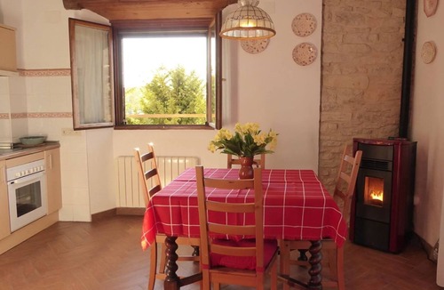 Ibero Cottage | Apartment (2+1pax) next to the river, with pool and 10 minutes from Pamplona.