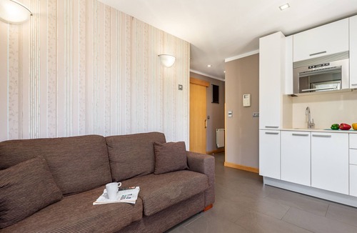 Cangas de Onis Apartment | Apartment '2ºd Apartamento 4 Adultos' with Balcony and Wi-Fi