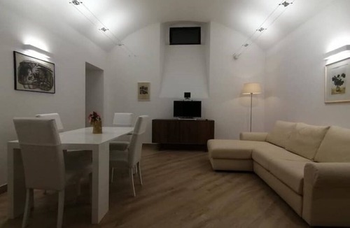 Malgrate Apartment | Apartment 30 meters from lake with local food specialties