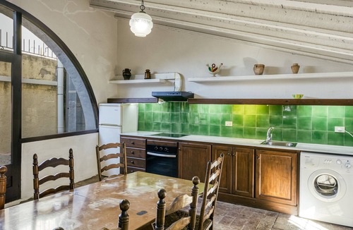 Castello d'Empuries Apartment | Apartment 'Apartaments Can Gibert-Cap De Creus' with Shared Garden, Wi-Fi and Air Conditioning