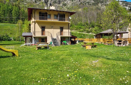 Acceglio Apartment | Apartment 'Alta Valle Maira C' with Mountain View, Shared Garden and Wi-Fi