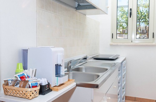 Cocumola Apartment | Apartment 'Angeli Nel Salento - Casa Vacanza 4' with Private Terrace, Wi-Fi and Air Conditioning
