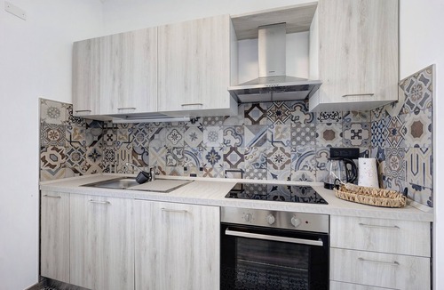Andora Apartment | Apartment 'Antichi Ricordi - Il Frantoio' with Shared Pool, Wi-Fi and Air Conditioning