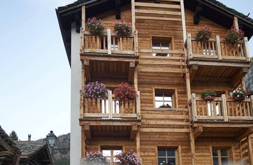 Cogne House | Apartment 'Appartamento 1' with Balcony and Wi-Fi