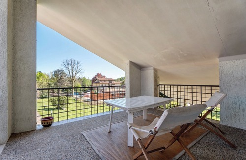 Induno Olona Apartment | Apartment "Azalea" with Mountain View, Shared Pool & Wi-Fi