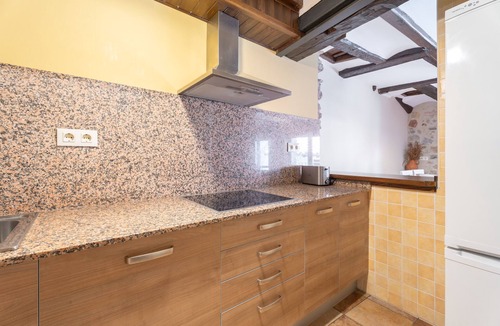 Alcala de la Selva Apartment | Apartment 'Casa El Cojo 2a' with Mountain View, Balcony and Wi-Fi