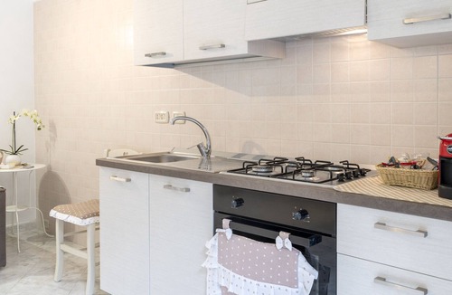 Polignano a Mare Apartment | Apartment 'Carpe Diem Da Lulù' with Wi-Fi and Air Conditioning