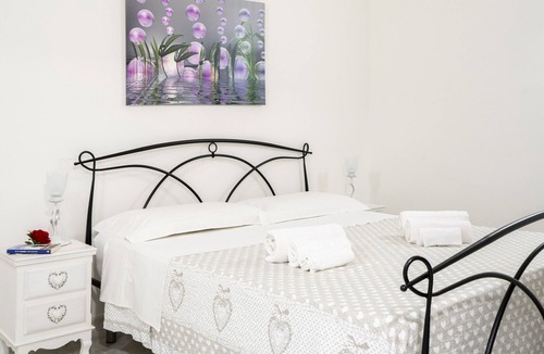 Polignano a Mare Apartment | Apartment 'Carpe Diem Da Lulù' with Wi-Fi and Air Conditioning