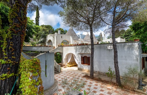 Selva di Fasano Apartment | Apartment 'Casa Delle Zagare, Borgo Del Mirto' with Shared Terrace, Private Garden and Wi-Fi